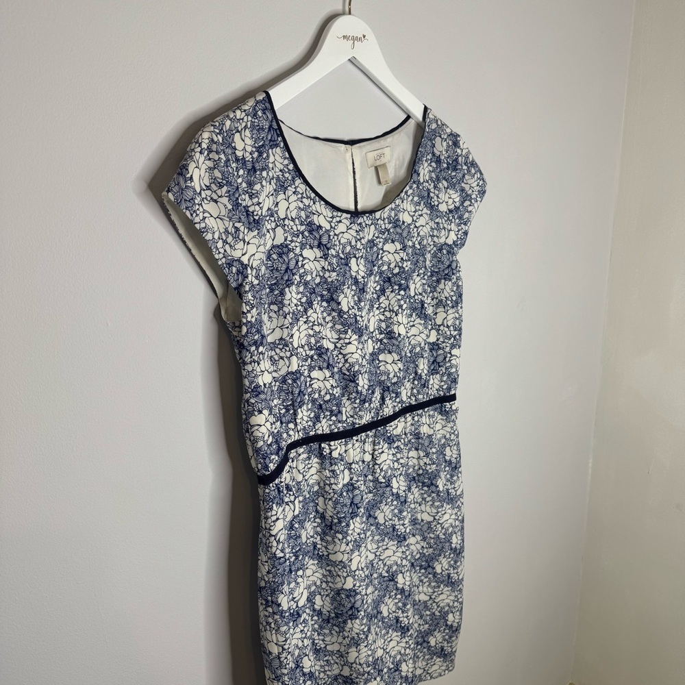 LOFT Floral Blue and White Dress | Size 10 - Picture 4 of 8